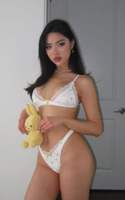 Love21Qiqi001 Female,5'3 or under(160cm),German,F cup,Italian